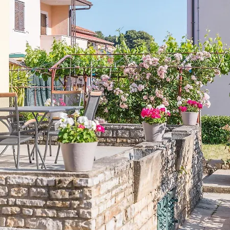 Apartman Nina *