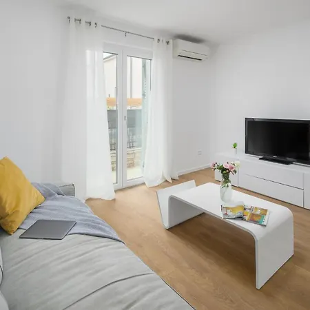 Nina Apartment Porec